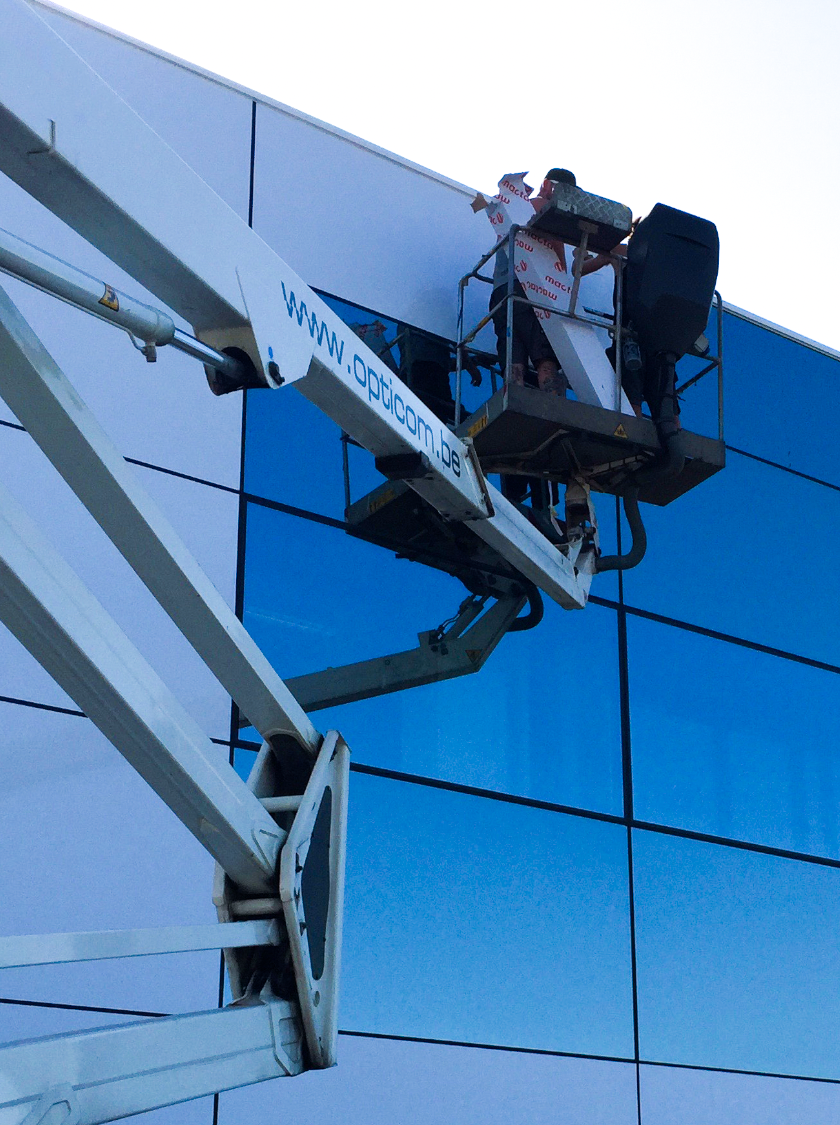 Plaatsing glasfolie door Opticom